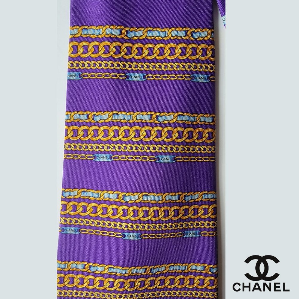 CHANEL Men's Vintage Tie 100% Silk Made in Italy Purple with chain pattern